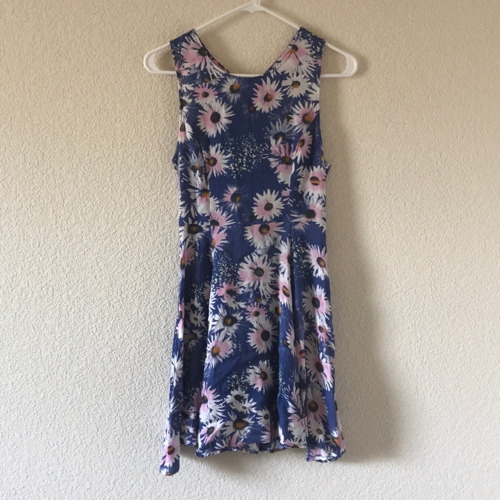 Blue daisy print dress